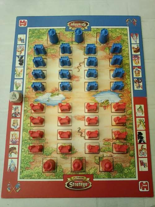 Rare 1984 Junior Stratego (Complete and playing pieces plus board in mint condition)