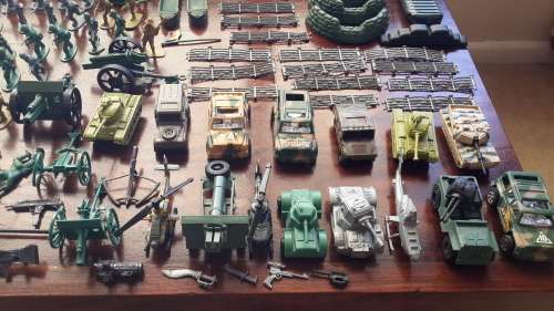 Massive 280 Pc (70's / 80's) Plastic Army Collection