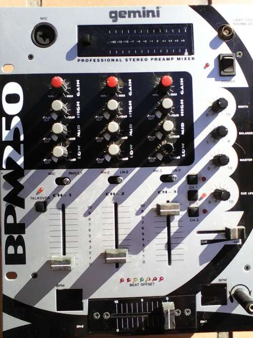 Gemini BPM - 250 Professional Stereo Preamp Mixer