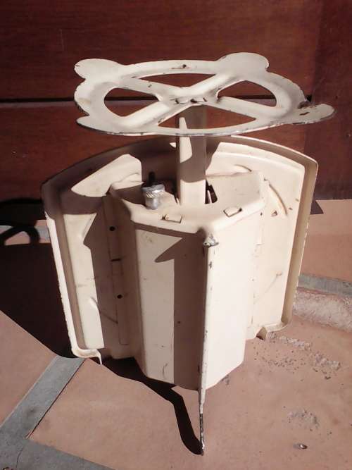 Circa 1950's EFFEM German Scale (22 lbs - 10kg)