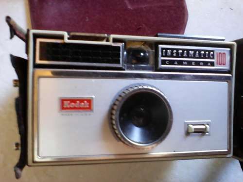 kodak Instamatic 100 (Circa 1963 - 1966) Includes Original Leather Pouch