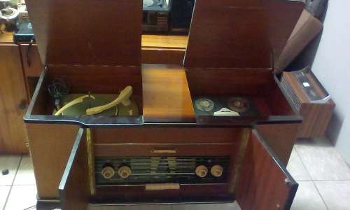 Vintage West German Hammerstein Radiogram On Ball And Claw (Complete and near Mint Condition)