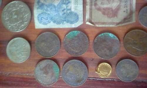 4 x Silver Coins (92g) 18 x Vintage Coins 2 x Vintage Notes (See Description)