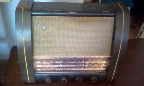Circa 1952 G.E.C Model BC 5543 Valve Radio (Working)