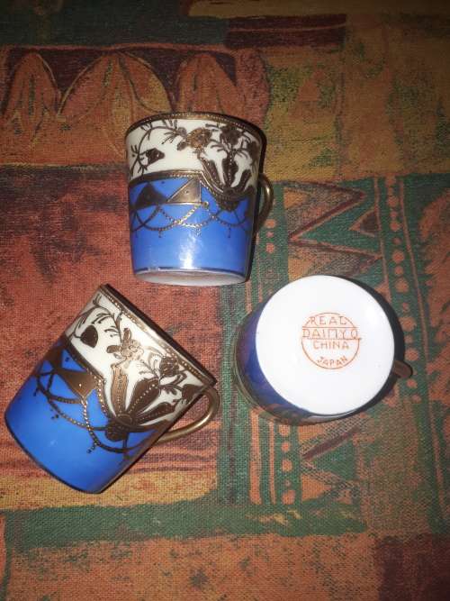 Set of 3 Daimyo Japan Hand Painted In Gold Fine China Saki Cups