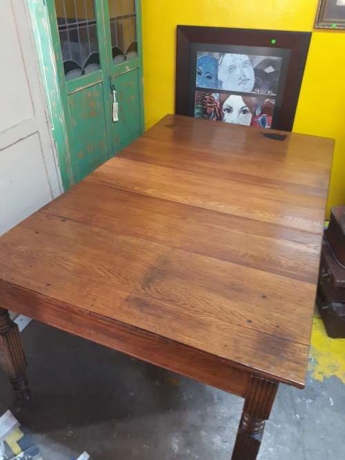Victorian Oak Sliding Table On Original Casters By The National Furniture Company Williamsport USA