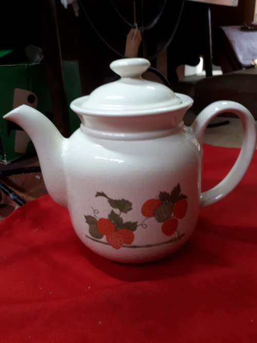 Vintage Biltons Pottery Teapot (Circa 1912 - 1986)