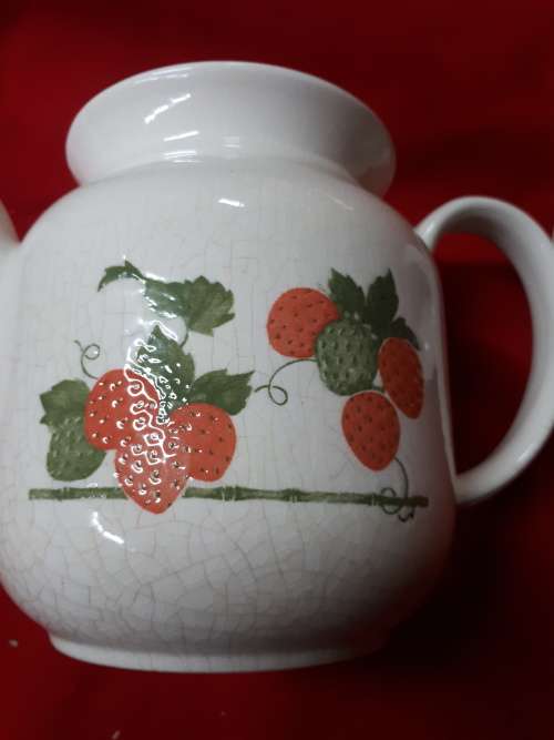 Vintage Biltons Pottery Teapot (Circa 1912 - 1986)