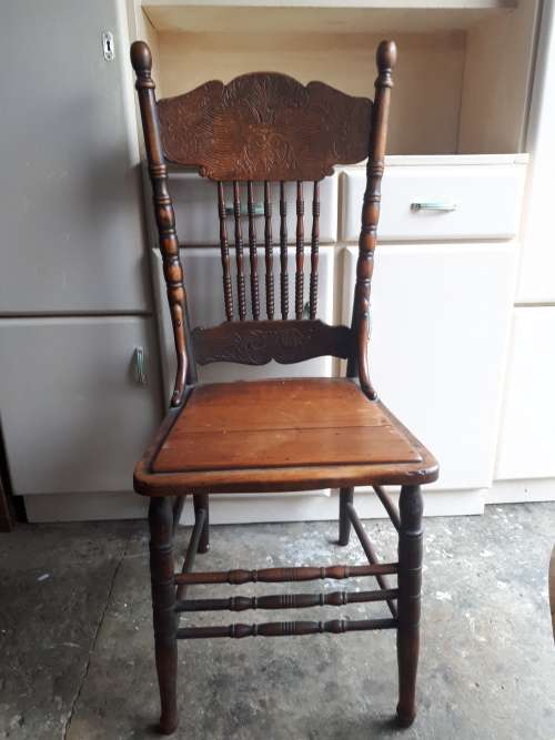 Mid 1800's American Colonial Spindle Back Chair