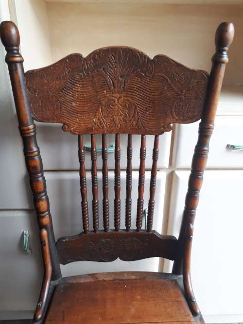 Mid 1800's American Colonial Spindle Back Chair