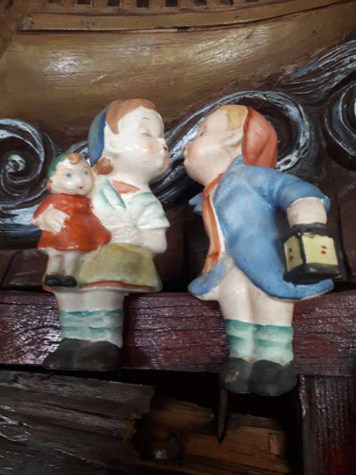 Pair Vintage Boy Girl Kissing Figurines Handpainted