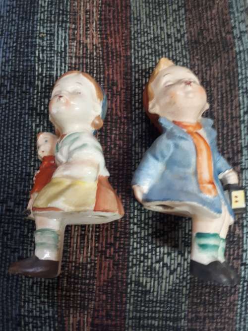 Pair Vintage Boy Girl Kissing Figurines Handpainted