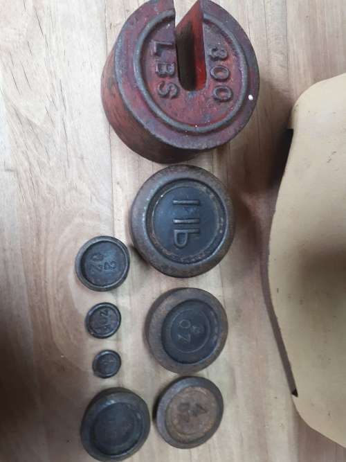 Vintage Metal Counter Scale With 8 Weights