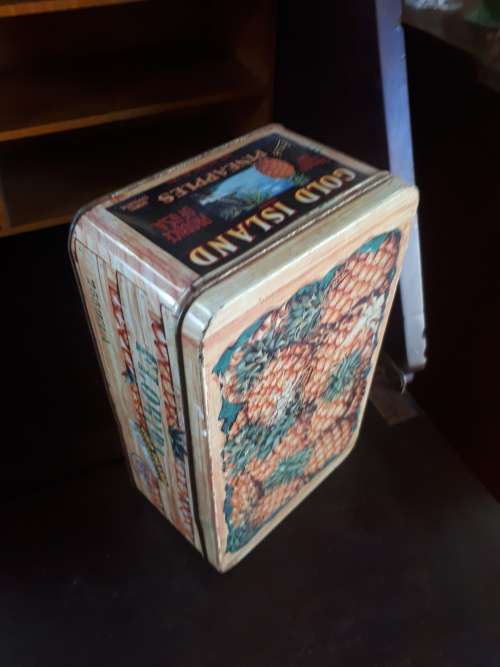 Vintage Gold Island Tin