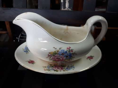 1940`s Royal Swan England Sauce Boat With Drip Tray