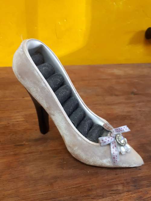 Cinderella`s Slipper Ring Holder