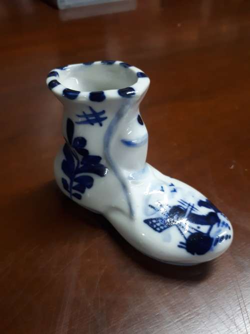 Blue @ White Delft Boot