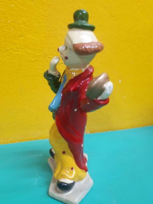 Stunning Highly Detailed Handpainted Ceramic Glazed Clown Figure