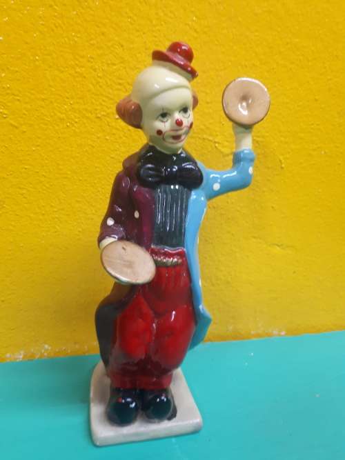 Stunning Highly Detailed Handpainted Ceramic Glazed Clown Figure