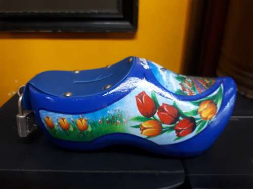 Painted Wooden Dutch Clog Moneybox With Lock @ Keys