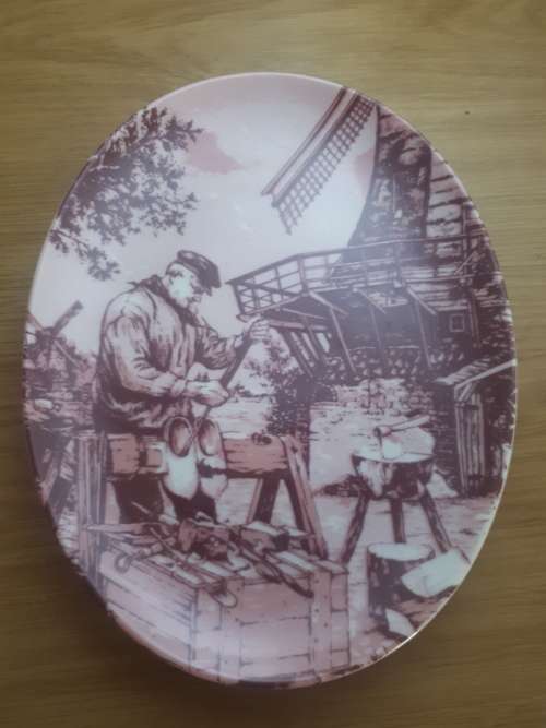 Delft Limited Collectors Edition Old Clog Maker No 2717