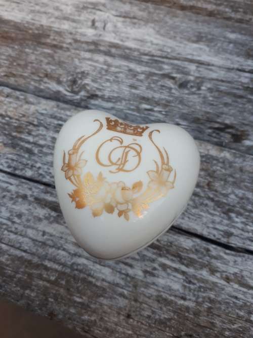 Oakley China 29 July 1981 Charles / Diana Commemorative Porcelain Ring Box