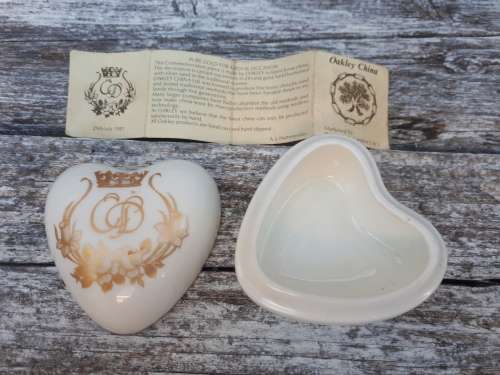 Oakley China 29 July 1981 Charles / Diana Commemorative Porcelain Ring Box