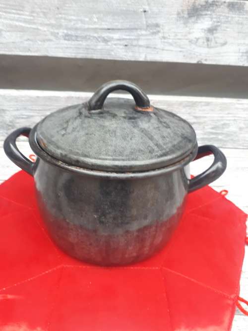 Vintage Farmhouse Enamel Pot