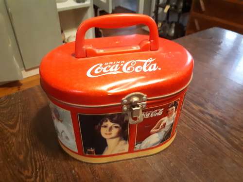 Retro Contemporary Coca Cola Tin Lunch Box