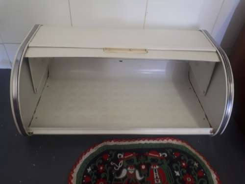 Retro Enamel Bread Bin