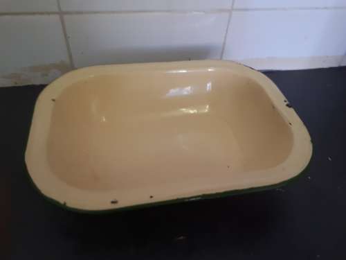 Old Hospital Enamel Syringe Dish
