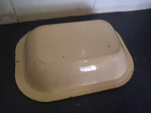 Old Hospital Enamel Syringe Dish