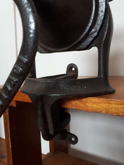 Circa 1837 - 1901 Large Lovelock No3 Cast Iron Coffee Grinder (Working)