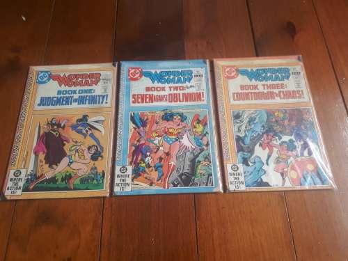 1982 DC Comics Wonder Woman Book 1 / 2 / 3 - Sold As Complete Set