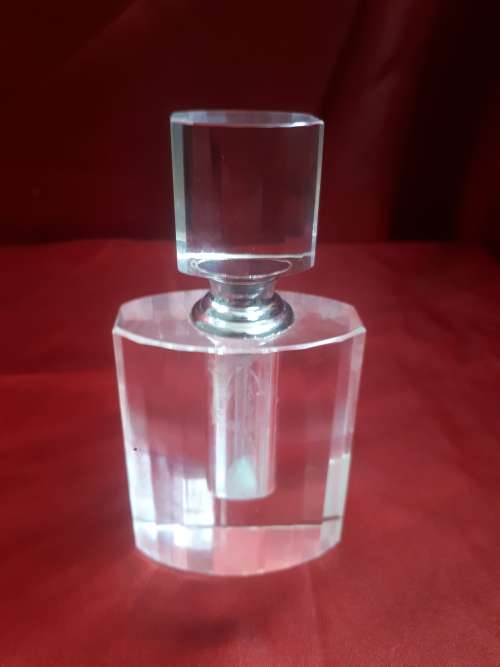 Stunning Vintage Crystal Perfume Bottle with Original Stopper (Mint Condition)