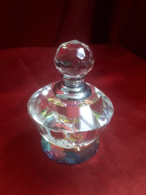 Stunning Vintage Crystal Perfume Bottle with Original Stopper (Mint Condition)
