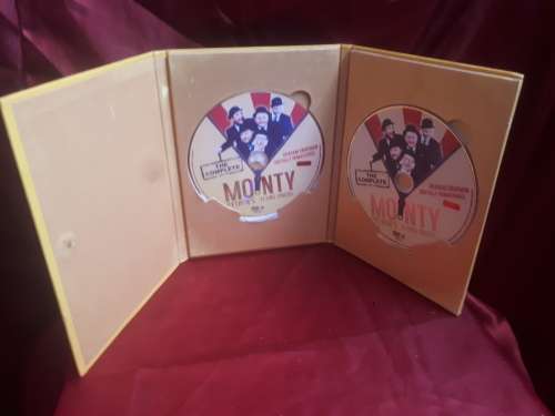 The Complete MONTY PYTHON`S Flying Circus 2 Disc DVD BOXSET