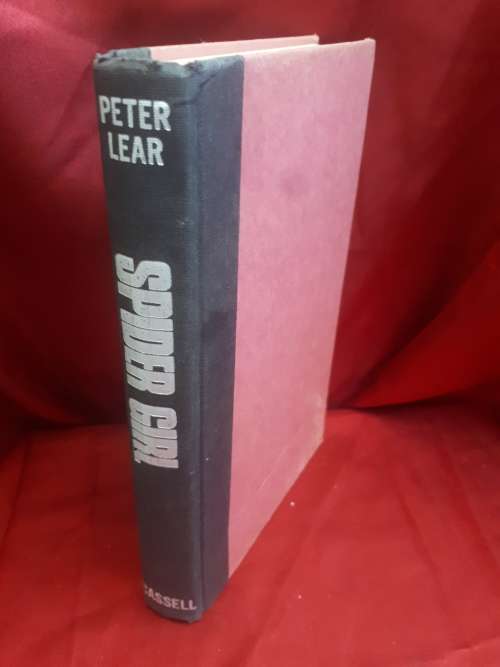 SPIDER GIRL - Peter Lear 1980 First Edition Hardcover