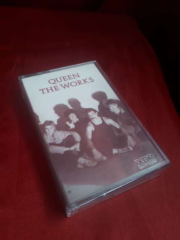 1984 QUEEN THE WORKS CASSETTE