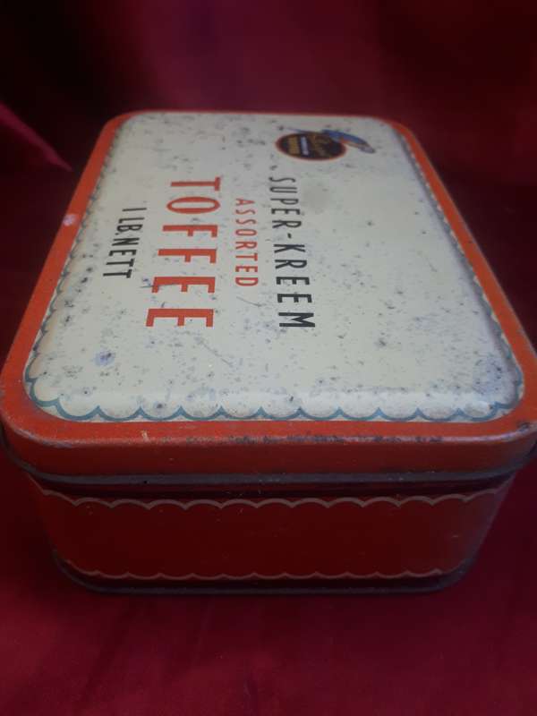 1940`s Sharps Super Kreem Assorted 1 lb Toffee Tin