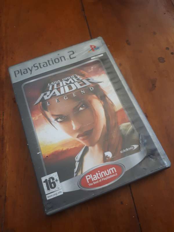 Lara Croft Tomb Raider Legend PS 2