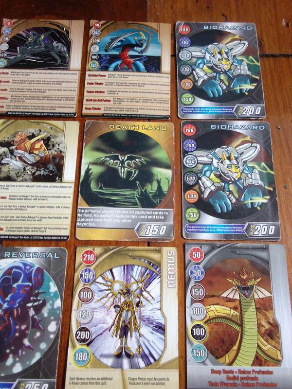 33 x (2008 - 2010) BAKUGAN BATTLE BRAWLERS TRADING CARDS