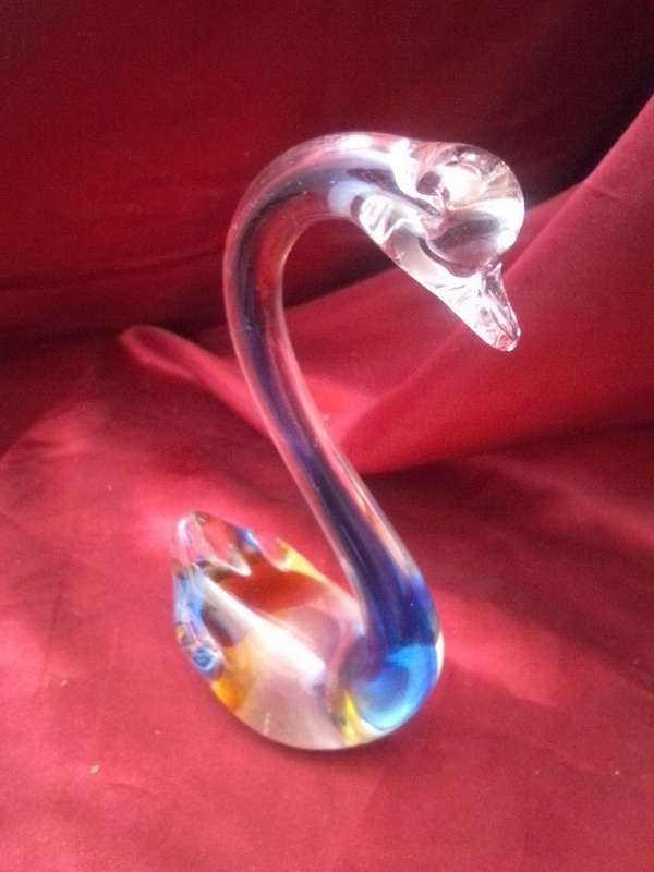 Beautiful Tall Murano Glass Swan