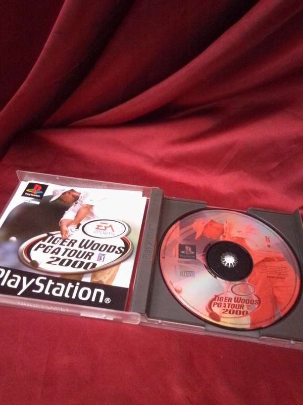 Tiger Woods PGA Tour 2000 PlayStation 1