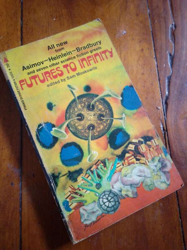 FUTURES TO INFINITY 1970 PAPERBACK