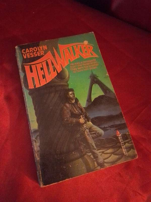 HELLWALKER - Carolyn Vesser 1988 First Edition Paperback