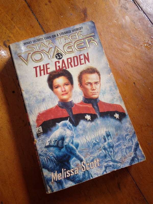 Star Trek Voyager #11 The Garden 1997 Paperback