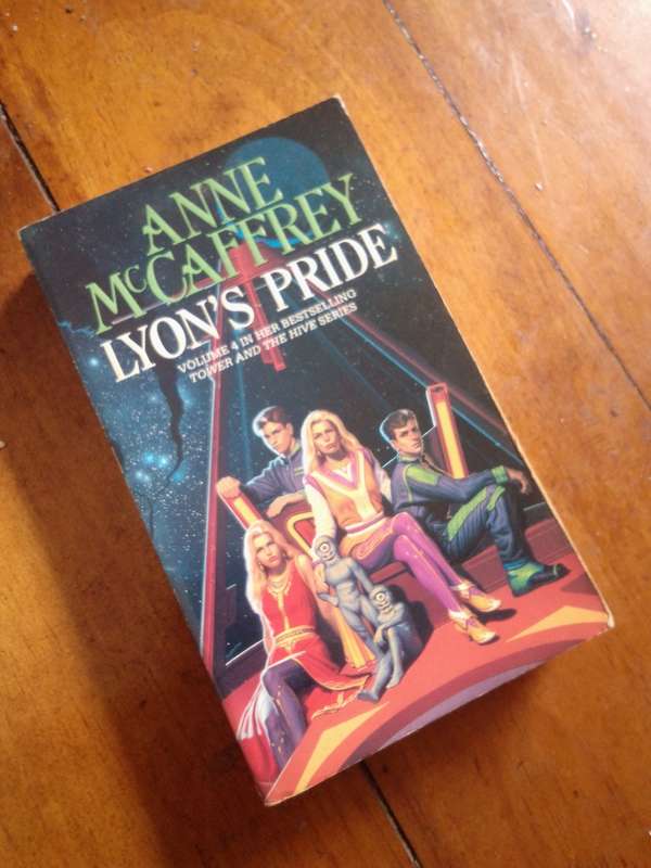 Lyon`s Pride - Anne McCaffrey 1994 Paperback