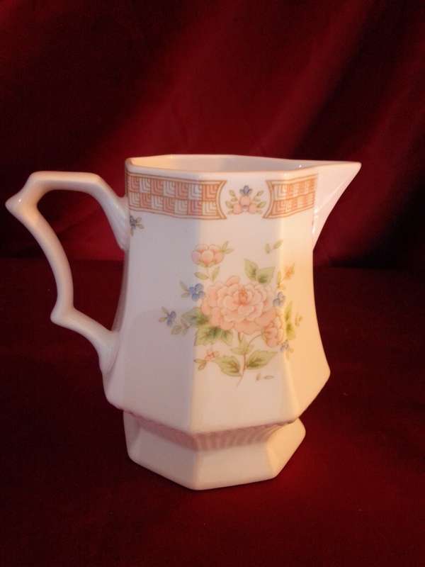 NIKKO Japan 'Classic Collection' Creamer (Mint Condition)