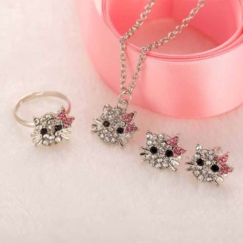 ***CUTE*** HELLO KITTY SET FOR GIRLS!!